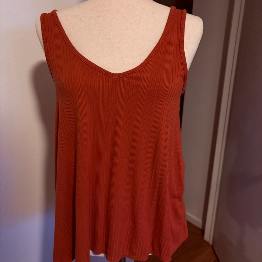 Elegant Sleeveless Top in Rich Rust